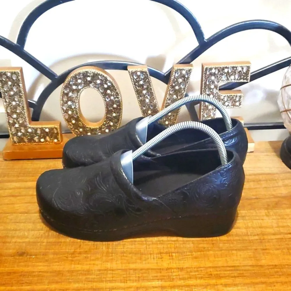 GH BASS & Co Embossed MELINDA Slip On Clog Comfort Shoes Black Women's Sz 10